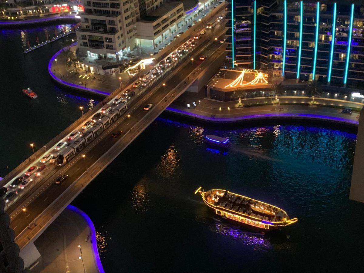 5 Star Serviced Apartment With Beach Access In The Heart Of Dubai Marina Free Welcome Gift Box Upon Arrival Exteriér fotografie