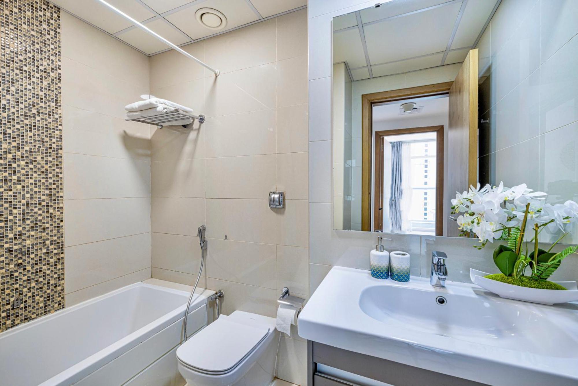 5 Star Serviced Apartment With Beach Access In The Heart Of Dubai Marina Free Welcome Gift Box Upon Arrival Exteriér fotografie